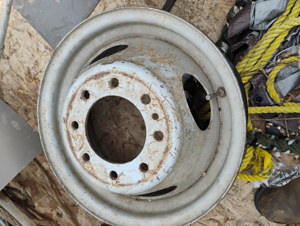 8 Lug Duelly Wheal 50.00make Offer If Interested