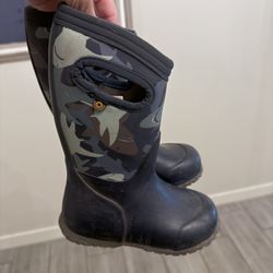Kids BOGS Boots Shark Print Size 10 (toddler)