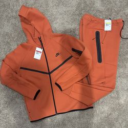 NIKE TECH- LARGE JACKET- SMALL PANTS