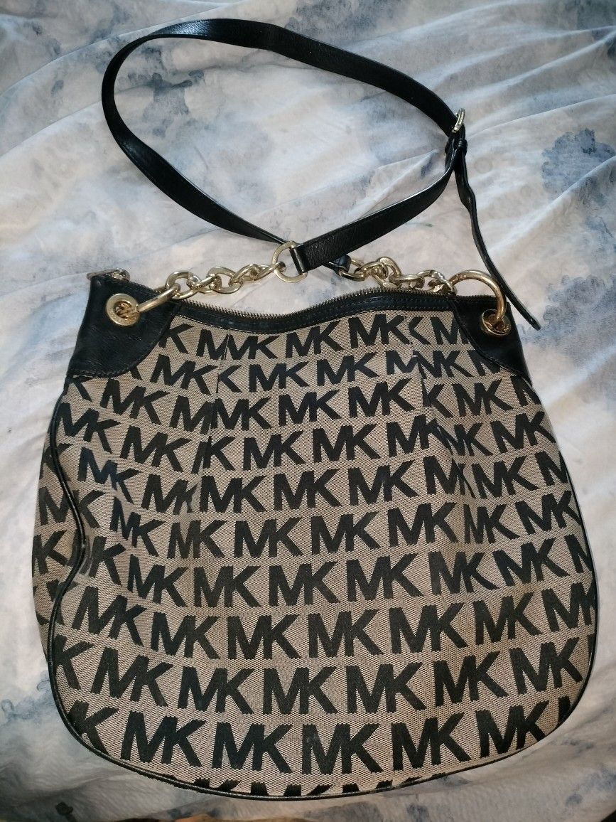 Michael Kors Beige And Black Crossbody 