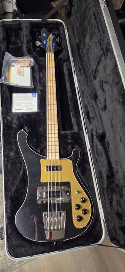 Rickenbacker bass guitar