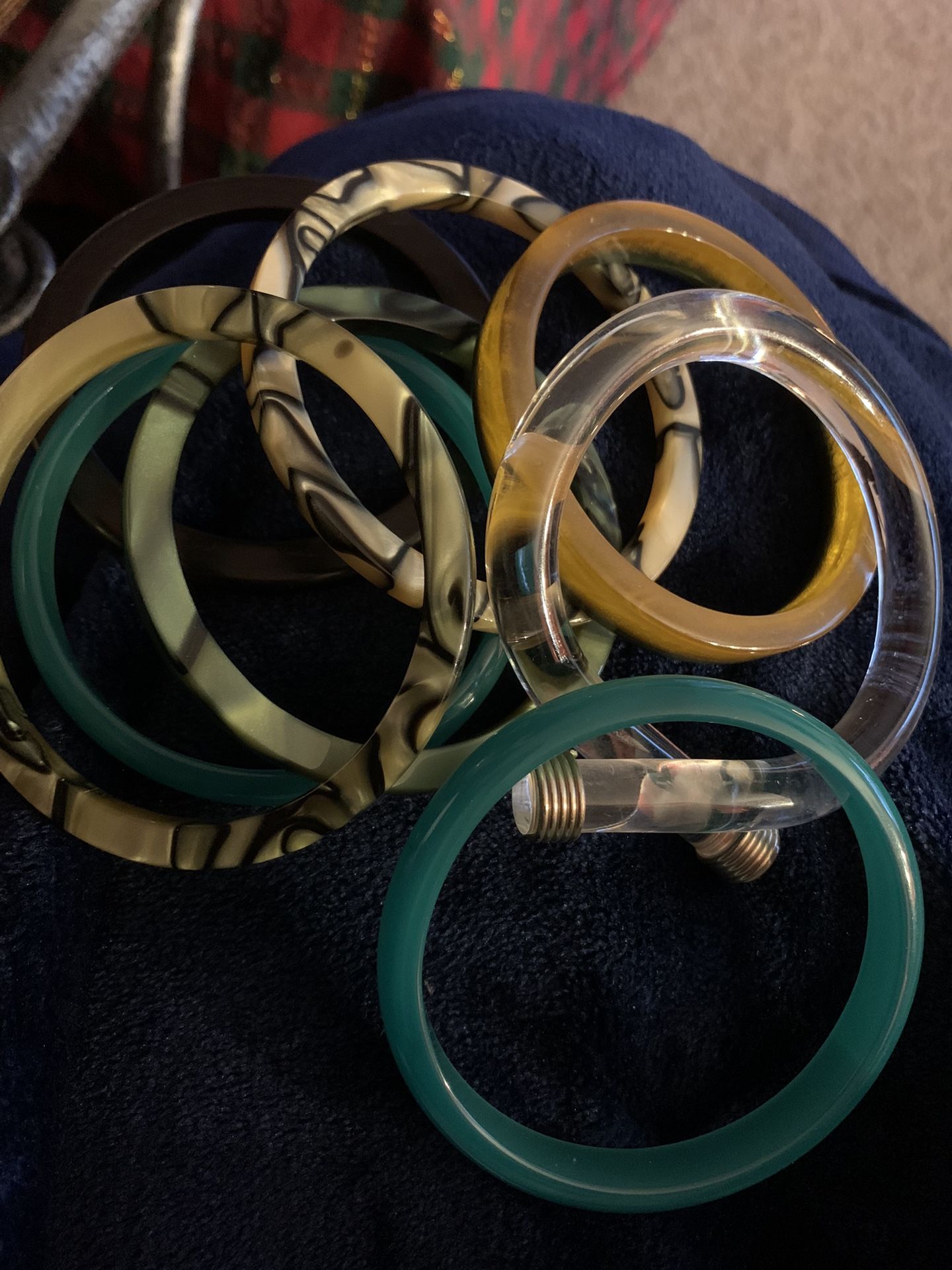 Vintage set of 8 Bangles