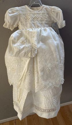 Baptism Dress For Little Girl. (Ropon De Niña Para Bautizo)