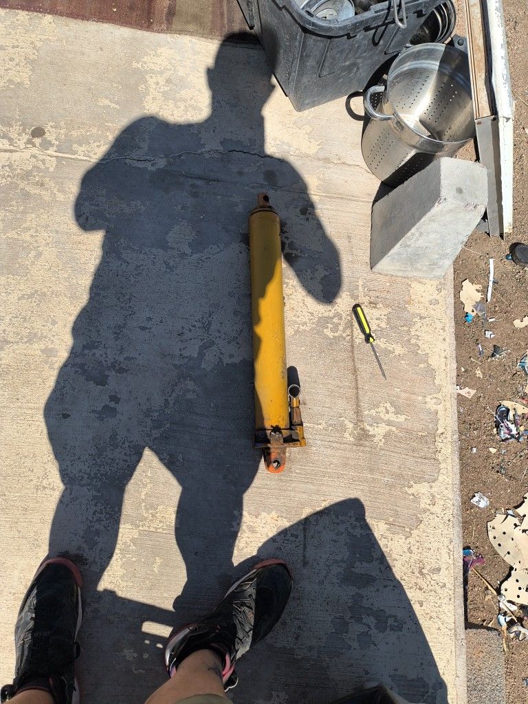Hyd Cylinder