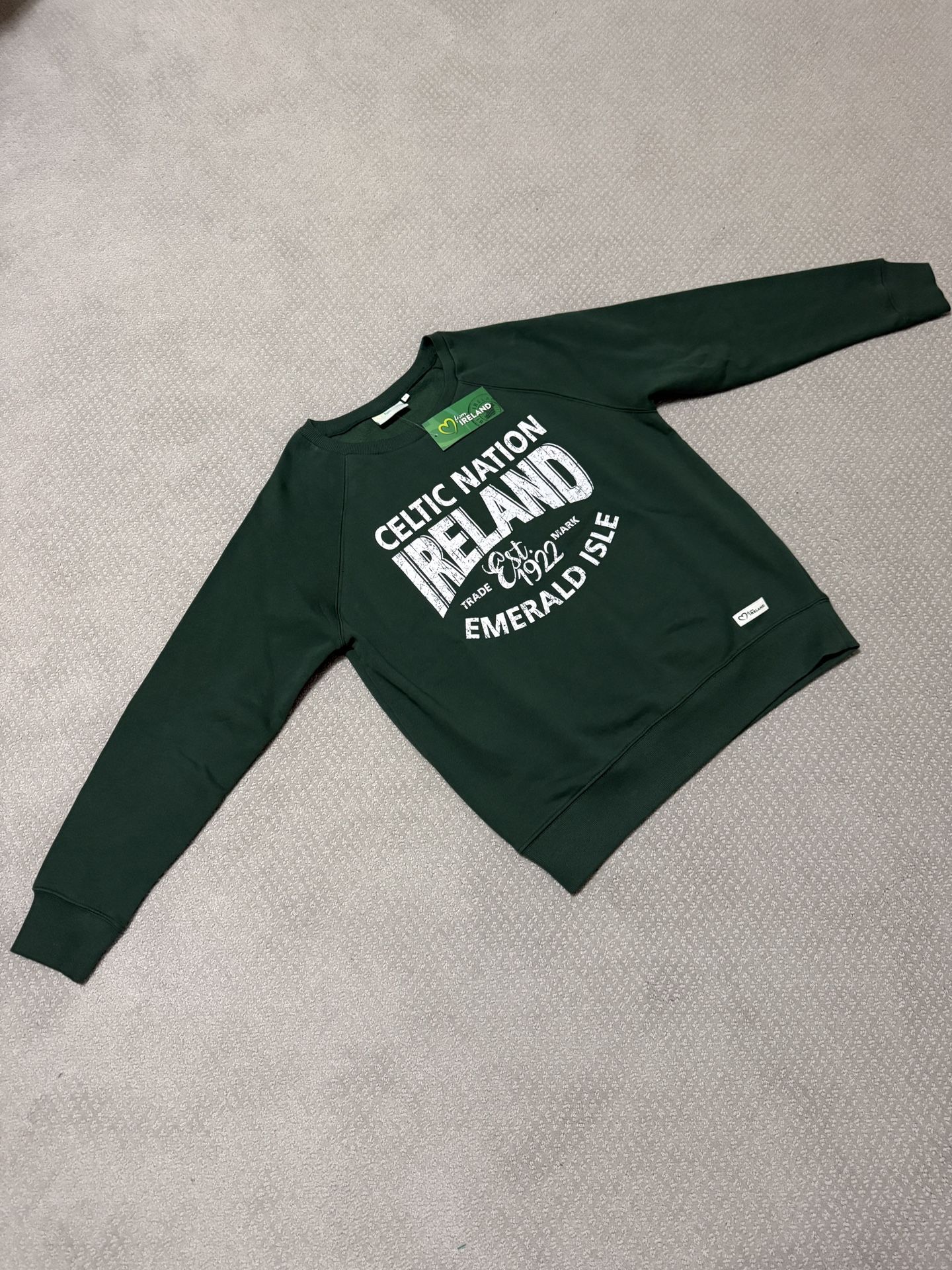 NEW w/ TAGS From Ireland Celtic Nation Sweatshirt Women’s LARGE