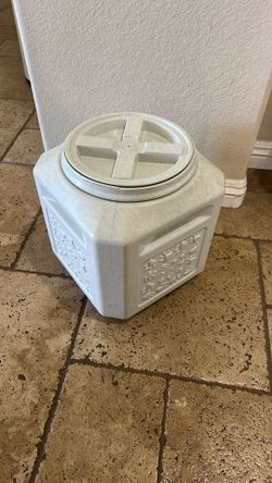 Dog Pet Cat Food Container Screw Top