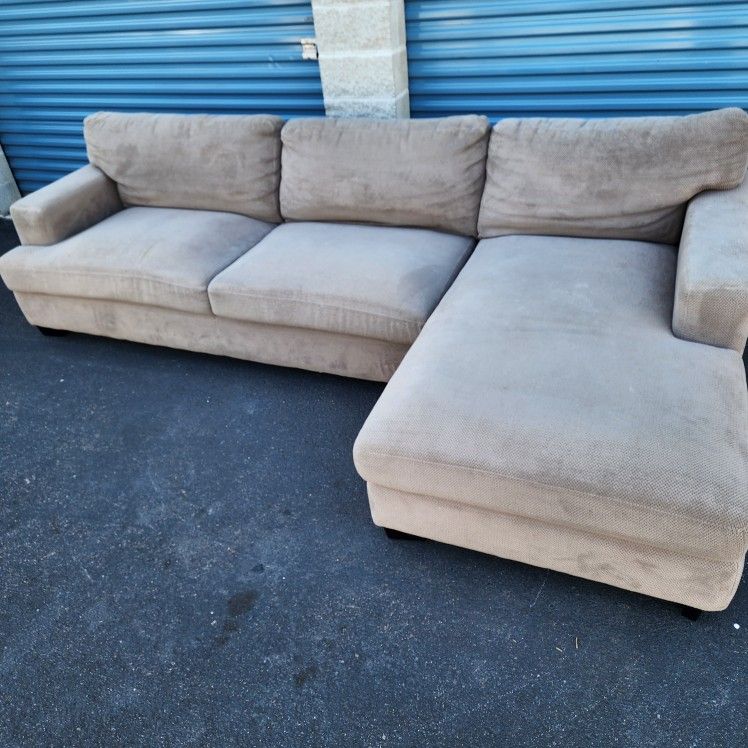 Sectional Couch With Delivery