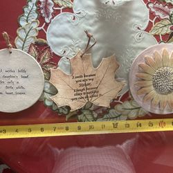 Set of 3 Ceramic Wall Hangings Home Decor. (Johnstown Ohio)