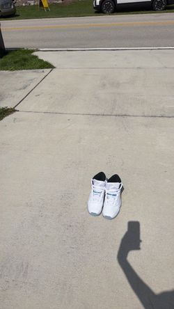 Jordan 11 Legend Blue