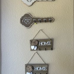 KEY HOLDER