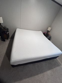 Sleep Number CSE King size Mattress with Base