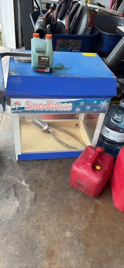 Snow cone machine