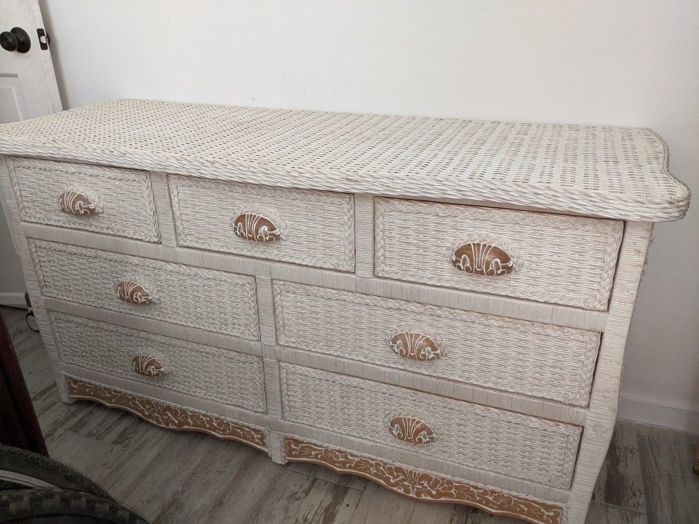 Gorgeous Pier 1 Imports Wicker Dresser 7 Drawers Clothes Storage Beach Boho Style