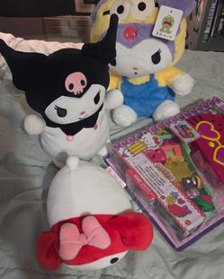 Hello Kitty Bundle set 3 Plushy and pencil set