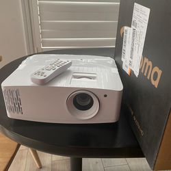 UHD35x 4K UHD Projector with High Dynamic Range (White)