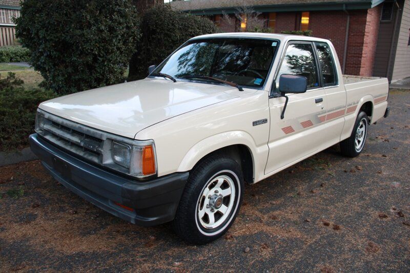 1989 Mazda B2200