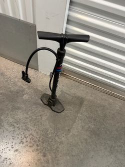 Bicycle floor pump