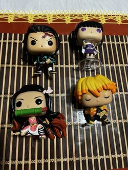 4 Funko Pop