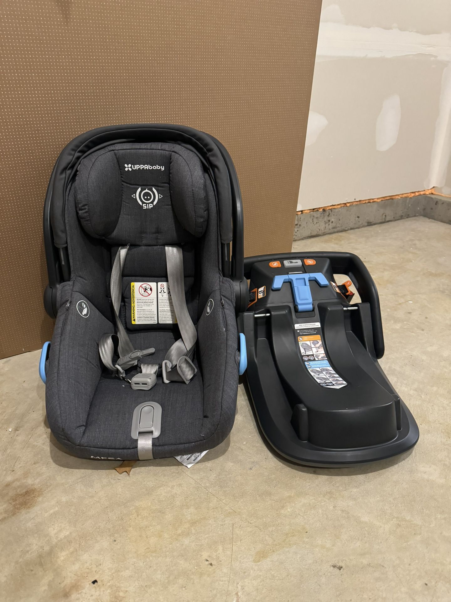 UPPA baby mesa infant car seat and base 