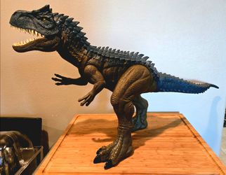 Jurassic World
Super Colossal Allosaurus Action Figure