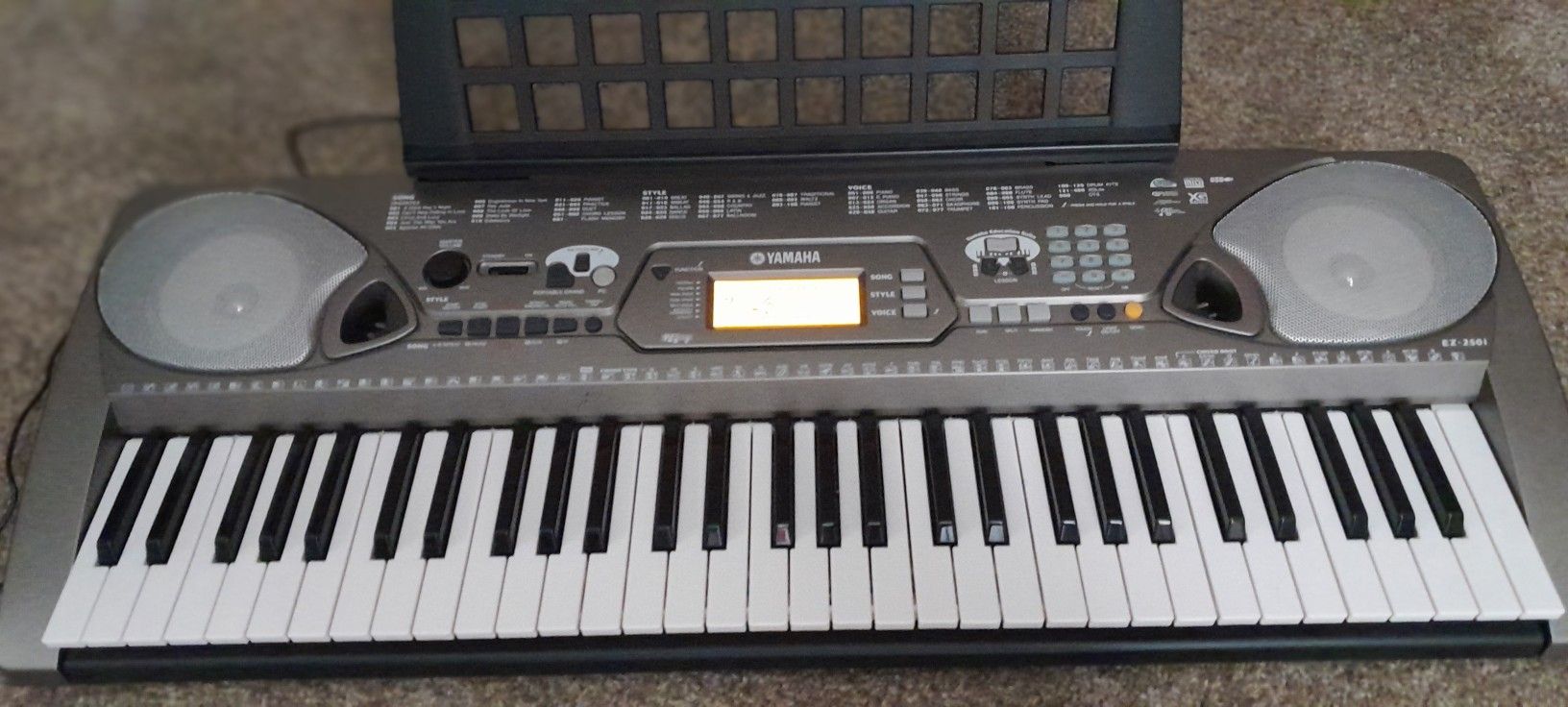 Yamaha Keyboard EZ-250i