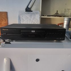 Pioneer DV-343 DVD/CD player.