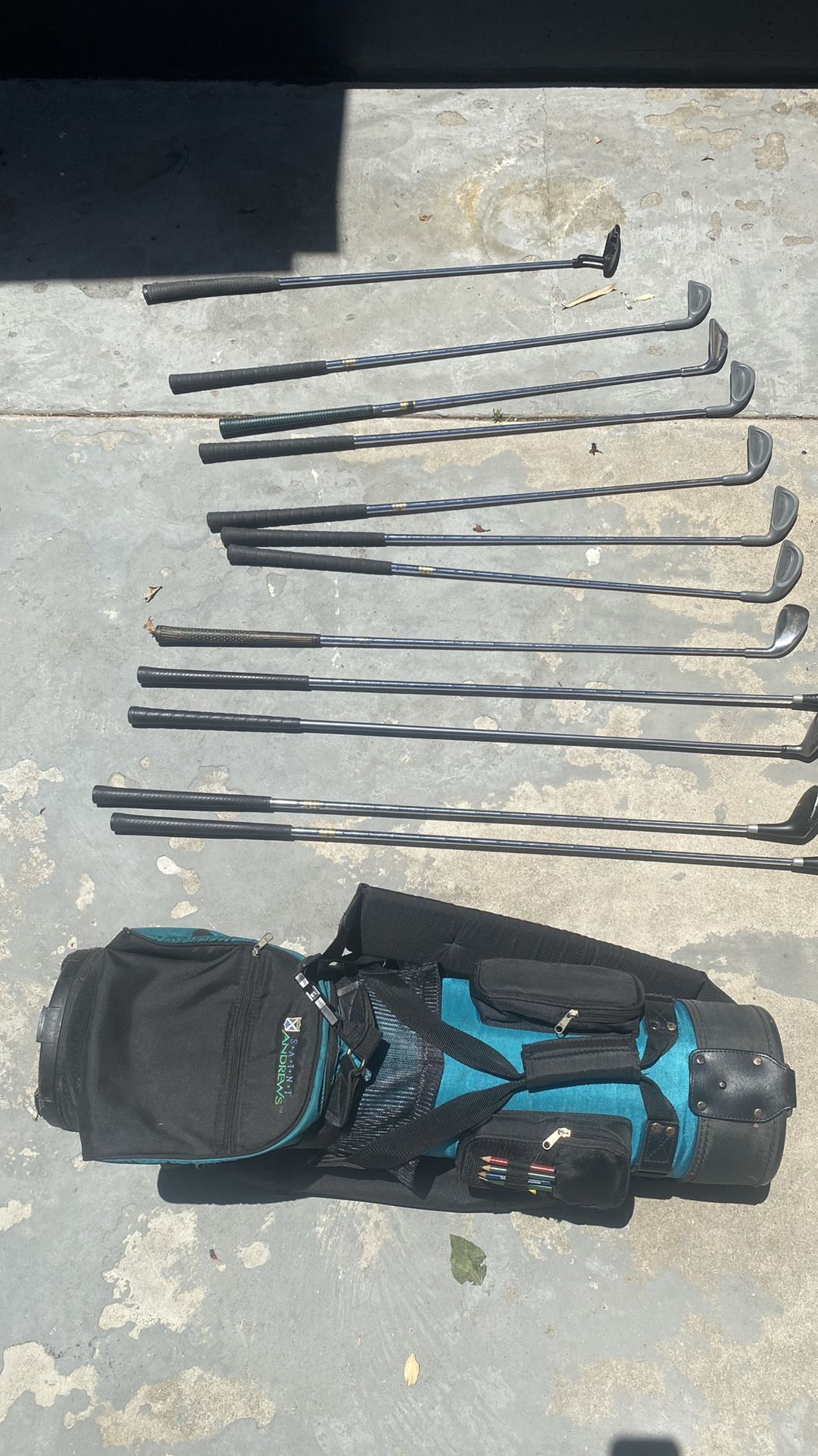 Dunlop Golf Clubs & Bag
