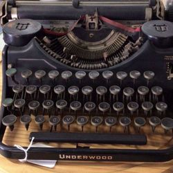 Vintage Underwood Typewriter 1930’s Display Only Antique  💵  CASH ONLY 💵