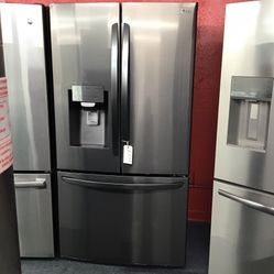 New Scratch And Dent 22 Cu Ft Black Stainless Steel Counter Depth French Door Fridge. 1 year Warranty 
