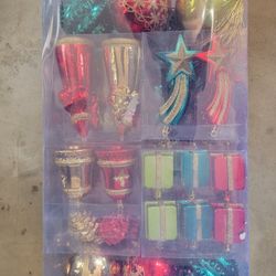 Beautiful CHRISTMAS DECORATIONS ORNAMENTS SET