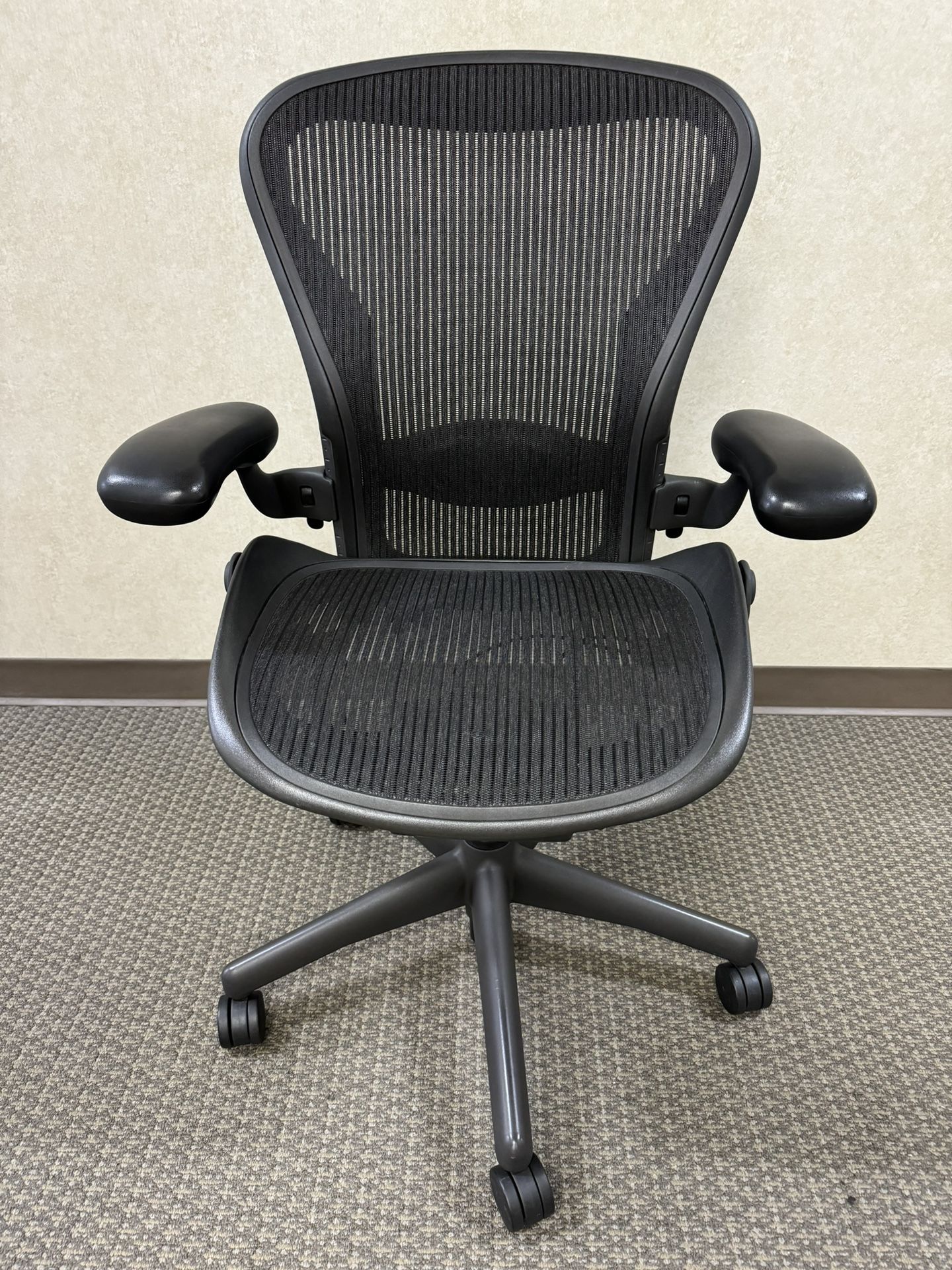 Herman Miller Aeron Chair, Size B