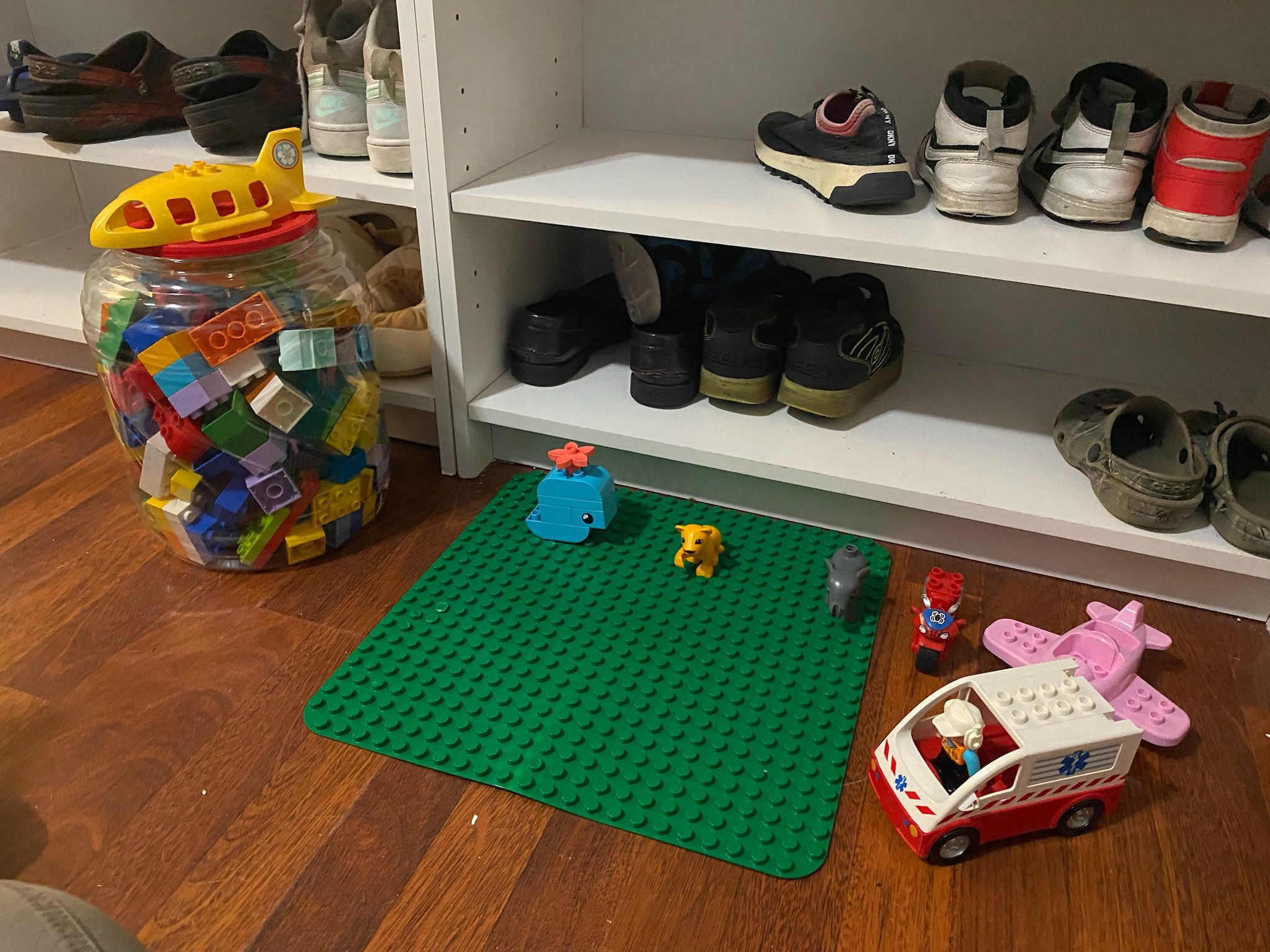 LEGO DUPLO LOT: Baseplate - Plane - Whale - Animals - Ambulance - Motorcycle & Tons of Duplo Blocks - Toddler Legos - See My Other Items 😀