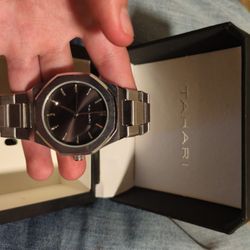 Tahari Watch In 100% Silver And Chain 100% Silver