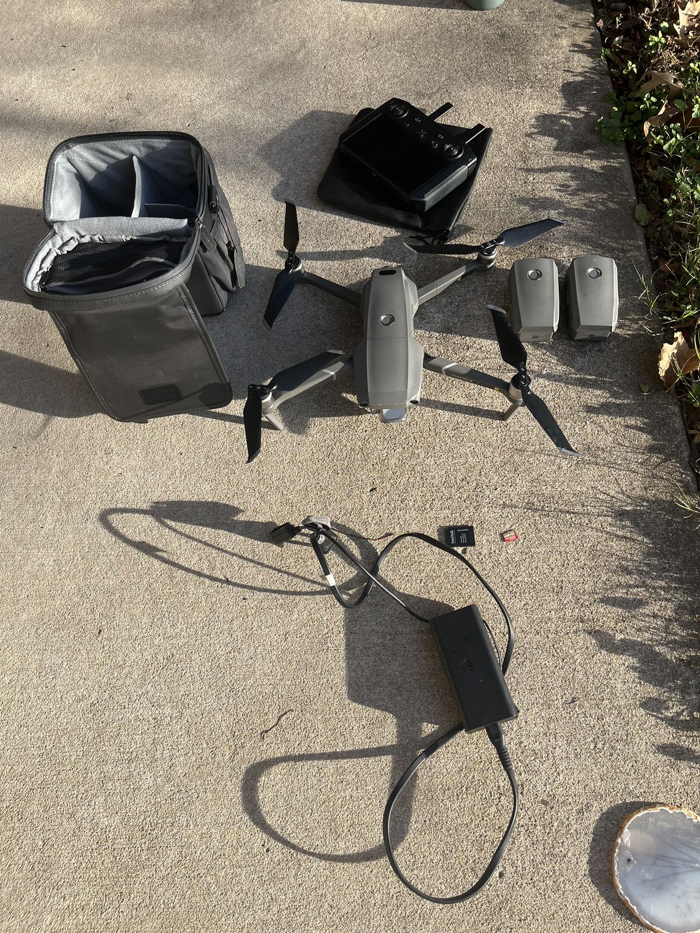 DJI Mavic 2 Pro - Drone Quadcopter UAV with Hasselblad Camera 3-Axis Gimbal HDR 4K Video Adjustable