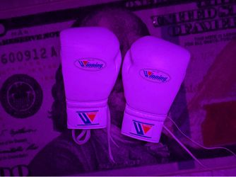 Winning Boxing gloves white 100% authentic