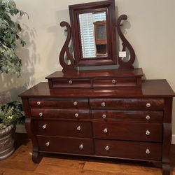 Dresser With Mirror