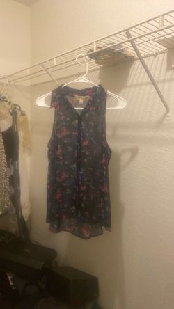 Floral Sleeveless Button-Down Blouse