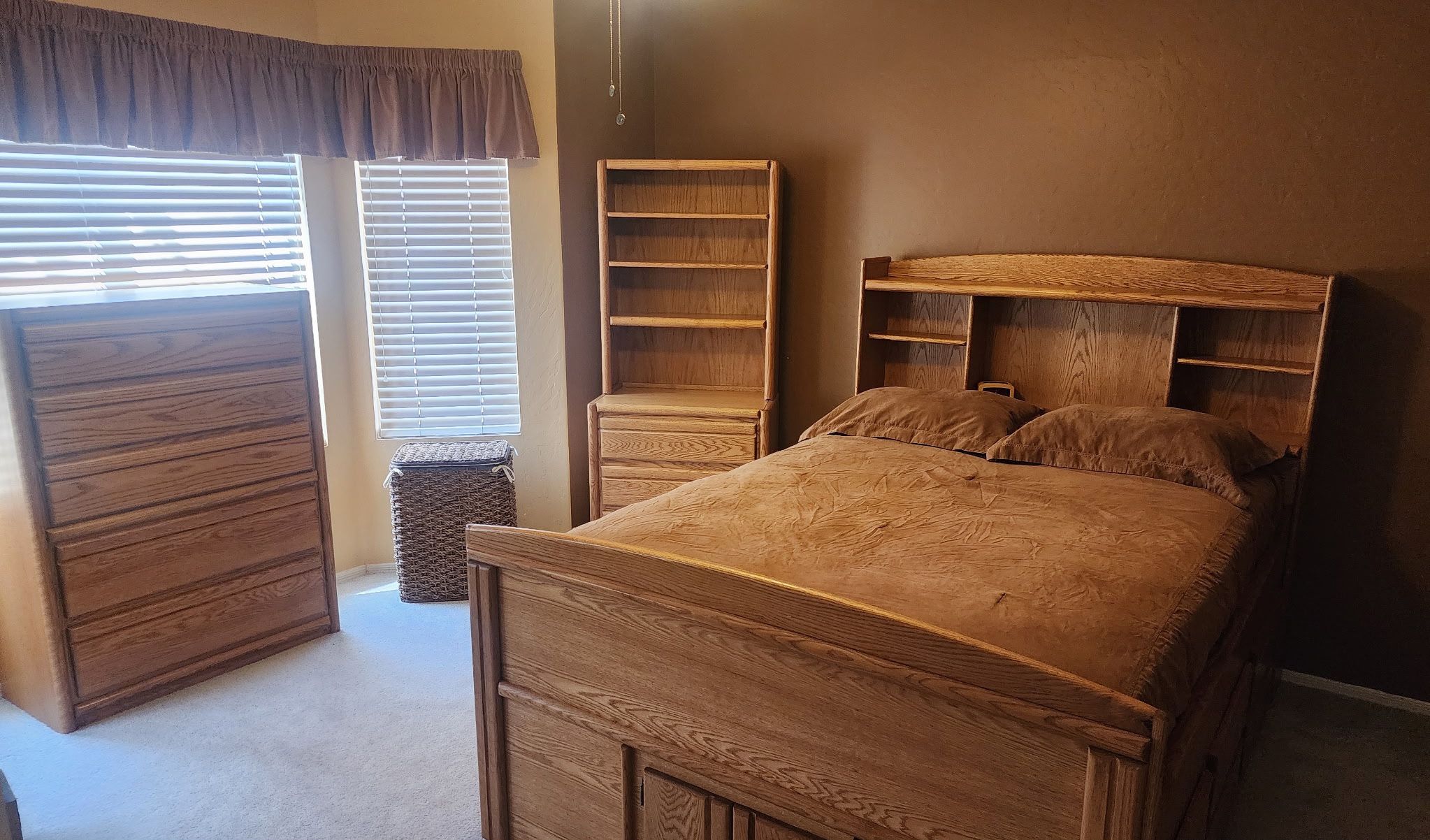 3-piece Oak Bedroom Set +Full Mattress