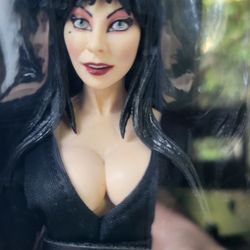 TOY COLLECTIBLES 