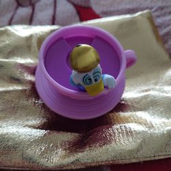 Mad Tea Party Golden Hat Donald Duck Rare Item