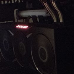 Amd Radeon 6950XT Or (Hyte Y60 Black Pc Case)