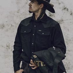 WRANGLER X FILSON WILD ADVENTURE SHIRT BLACK Size Small NWT