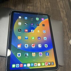 iPad 10th Gen 