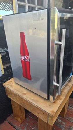 Mini refrigerator