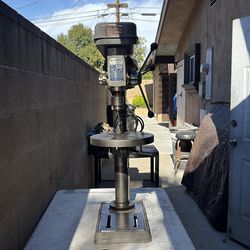 Heavy duty 12 speed drill press