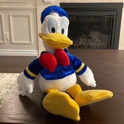 Disney Store Donald Duck Soft Plush Toy Stuffed Animal Great Condition 13” tall 
