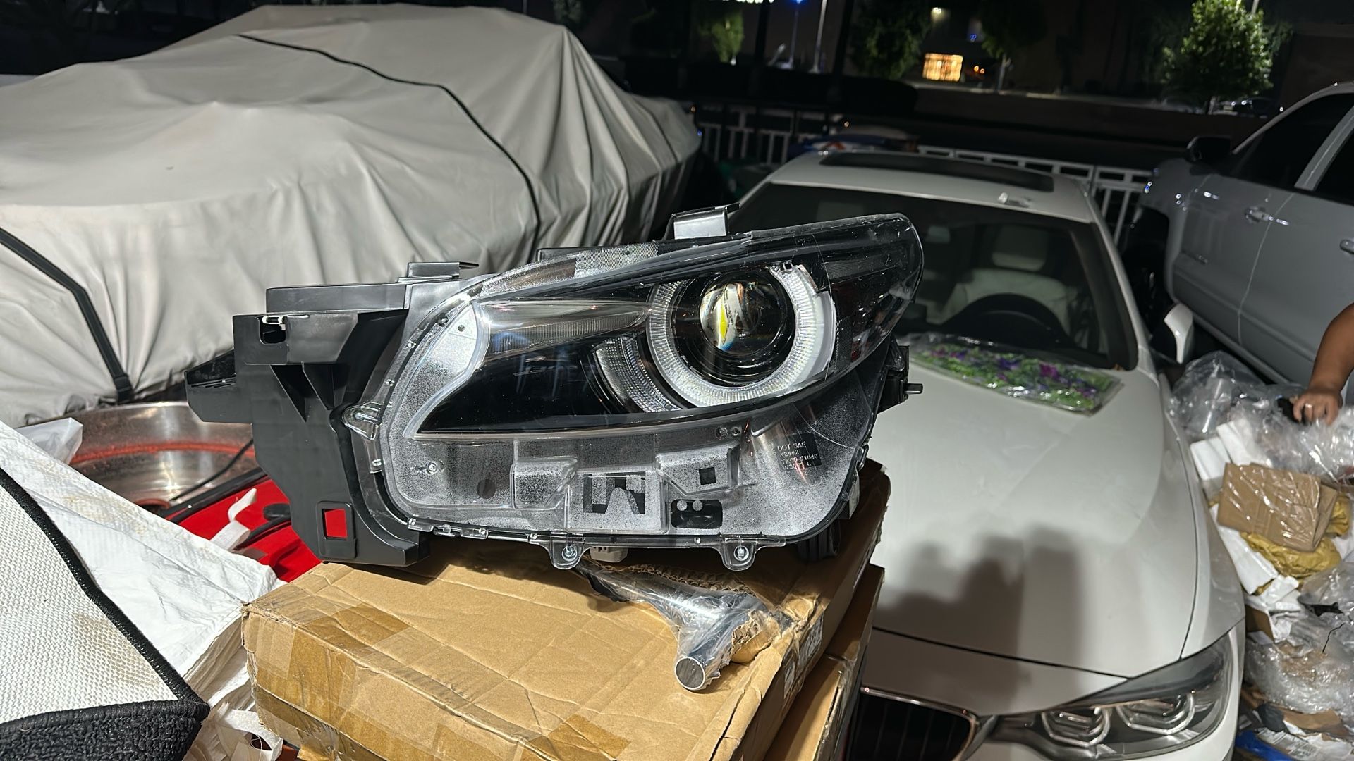 Mazda CX9 2016-2021 Headlight (driver Side )