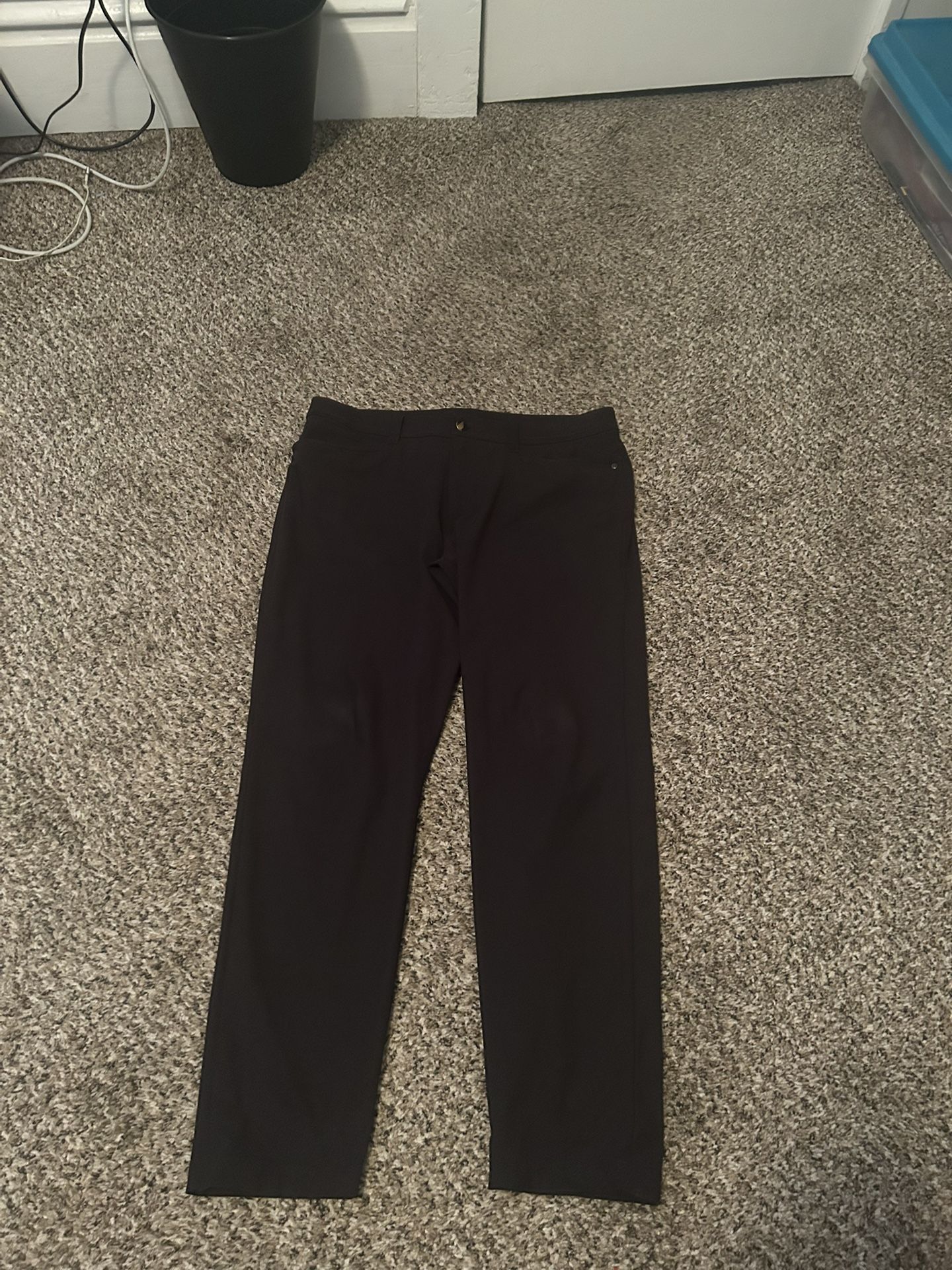 Lululemon men’s Classic Fit Pants