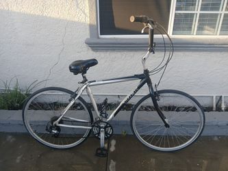 Men's 700c Trek 7000 Multitrack Hybrid Bike 