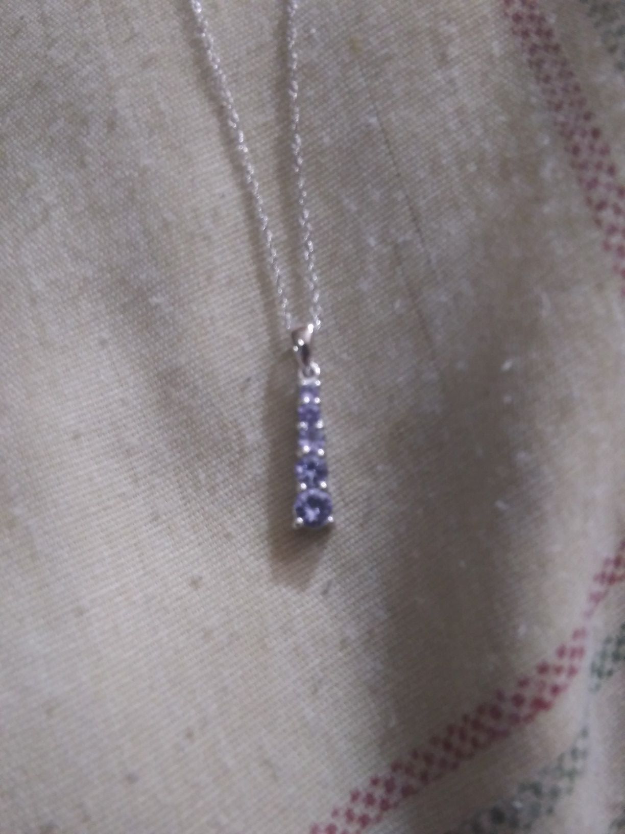 10kt gold with tanzanite pendant necklace.